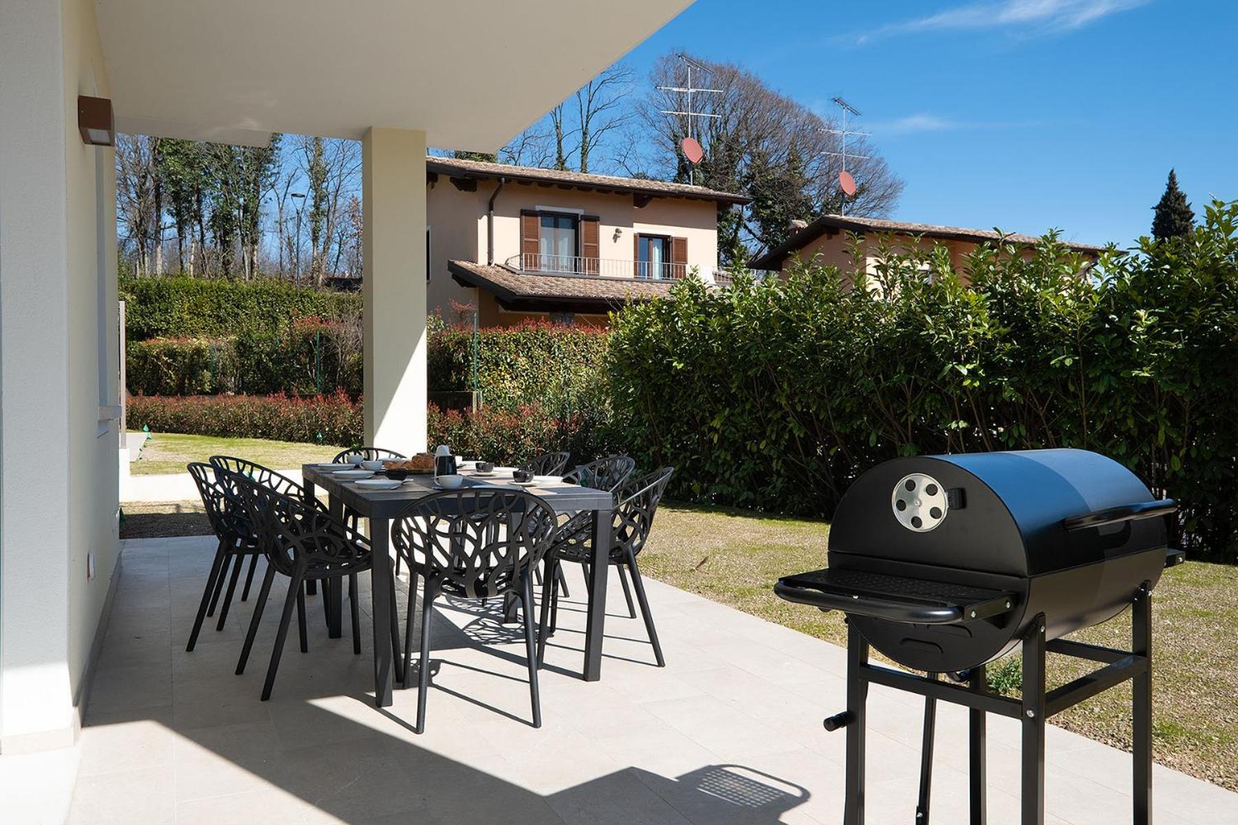 Luxury Villas Gardenia With Private Pool Padenghe sul Garda Exterior photo