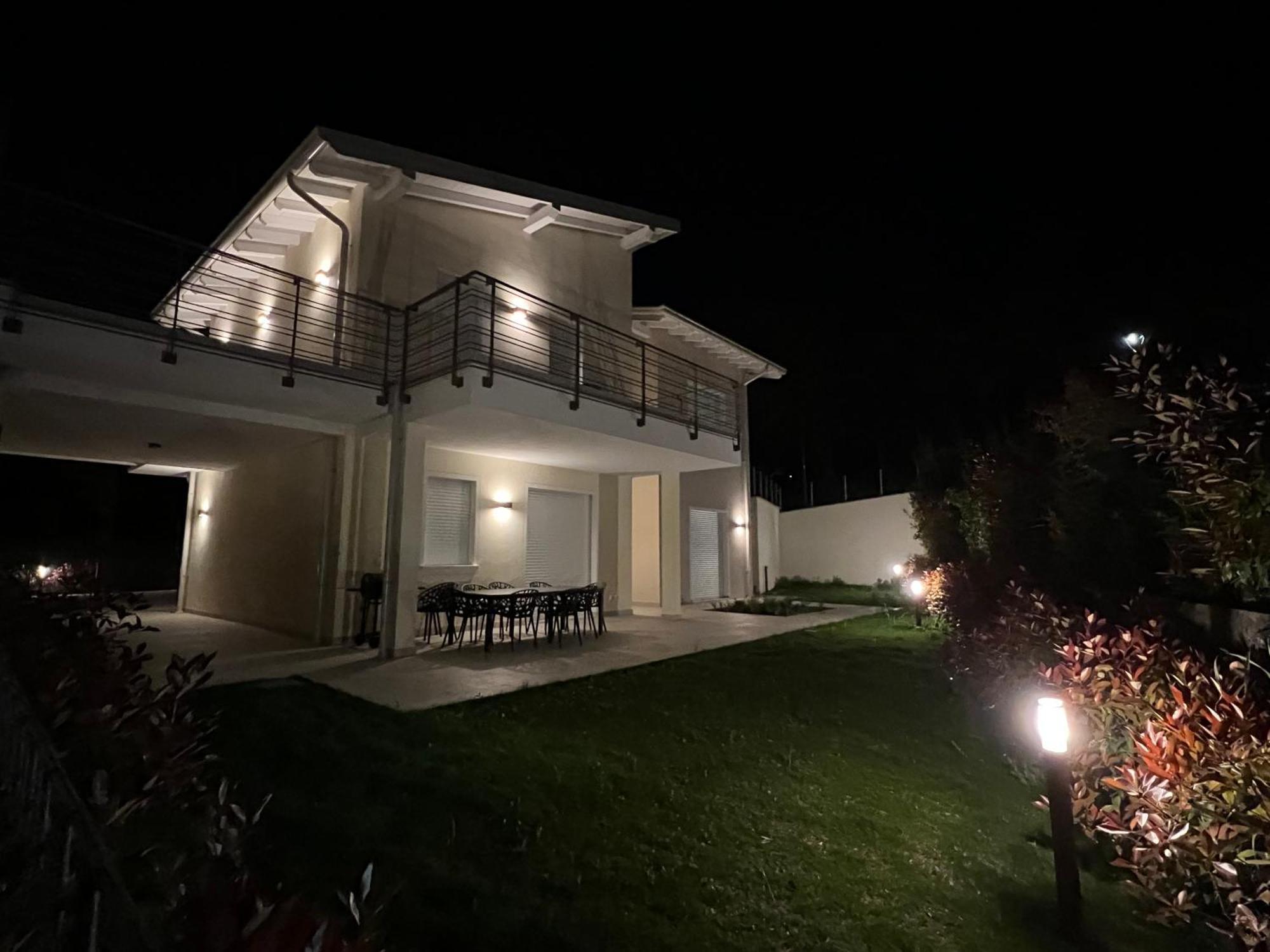 Luxury Villas Gardenia With Private Pool Padenghe sul Garda Exterior photo