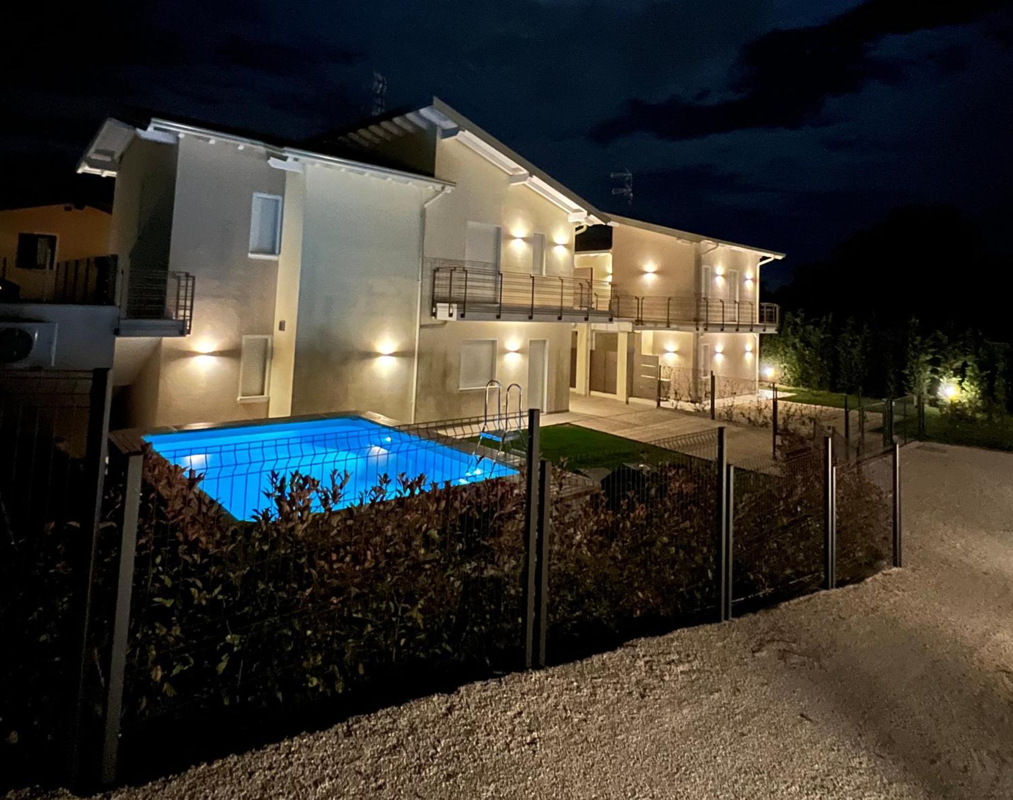Luxury Villas Gardenia With Private Pool Padenghe sul Garda Exterior photo